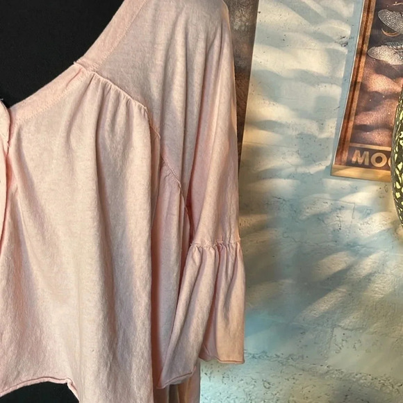 We the free pink ruffle sleeves button down oversized crop top size medium - Picture 9 of 9